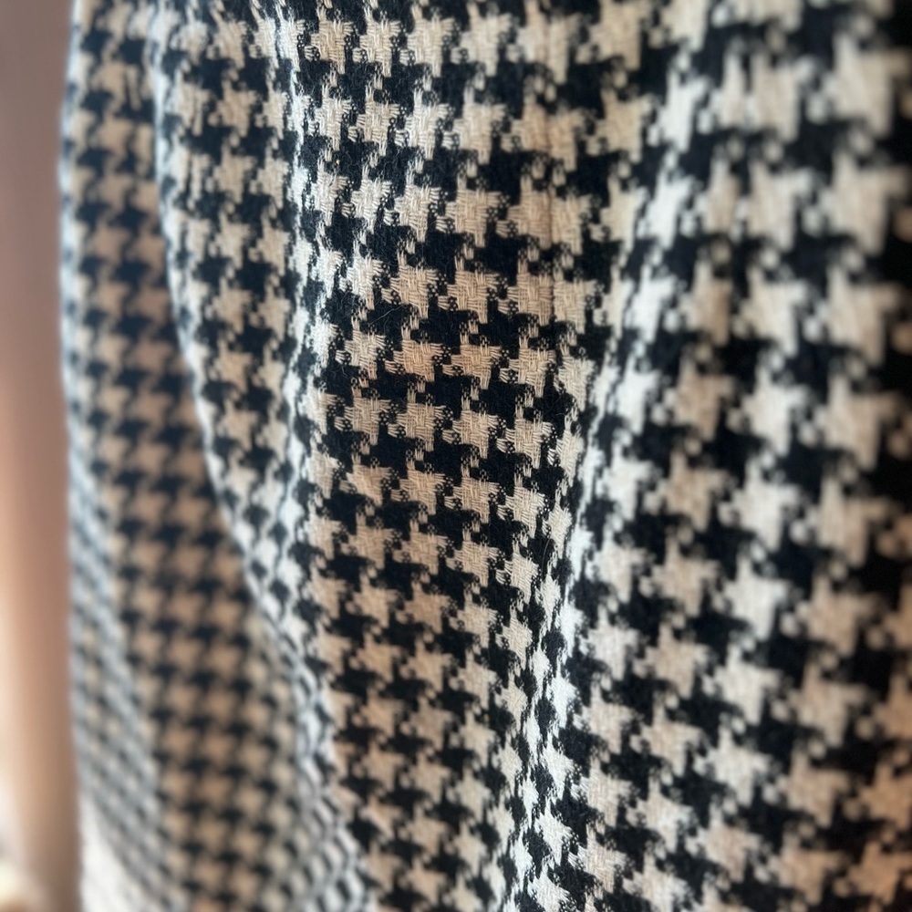 Classic houndstooth mini skirt